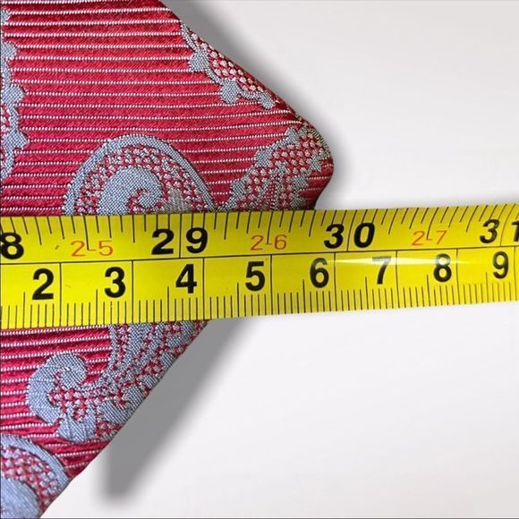 ALFRED SUNG | Red and Gray Paisley Silk Tie - Picture 3 of 6